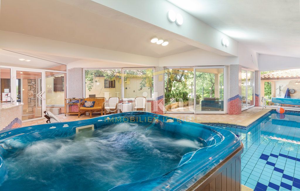 Enonadstropna hiša z wellness prostorom